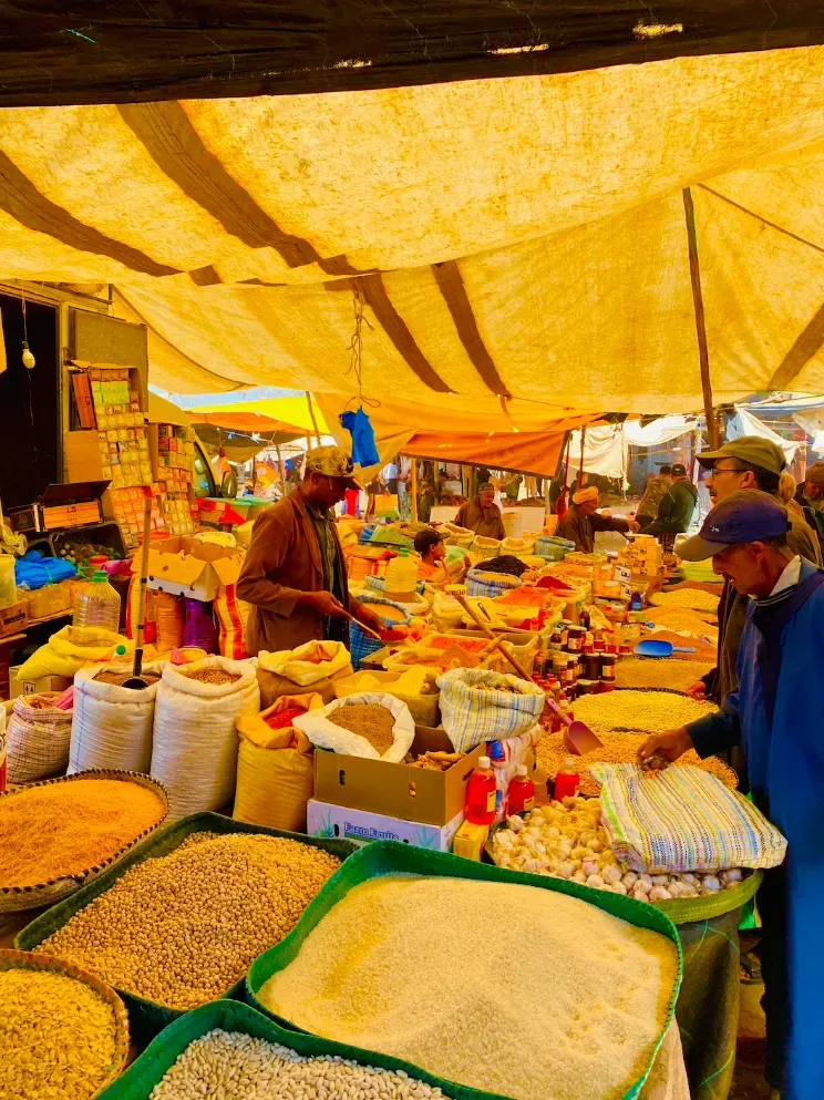 Marchés traditionnels & Vie locale